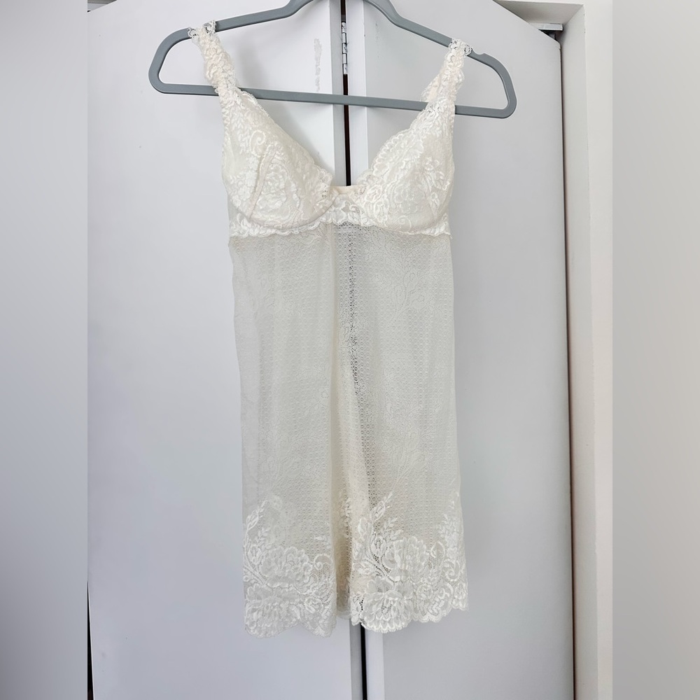 La Perla Elegant Cream Lace Chemise - Picture 11 of 16